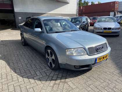 Audi A6 Limousine 2.4 quattro