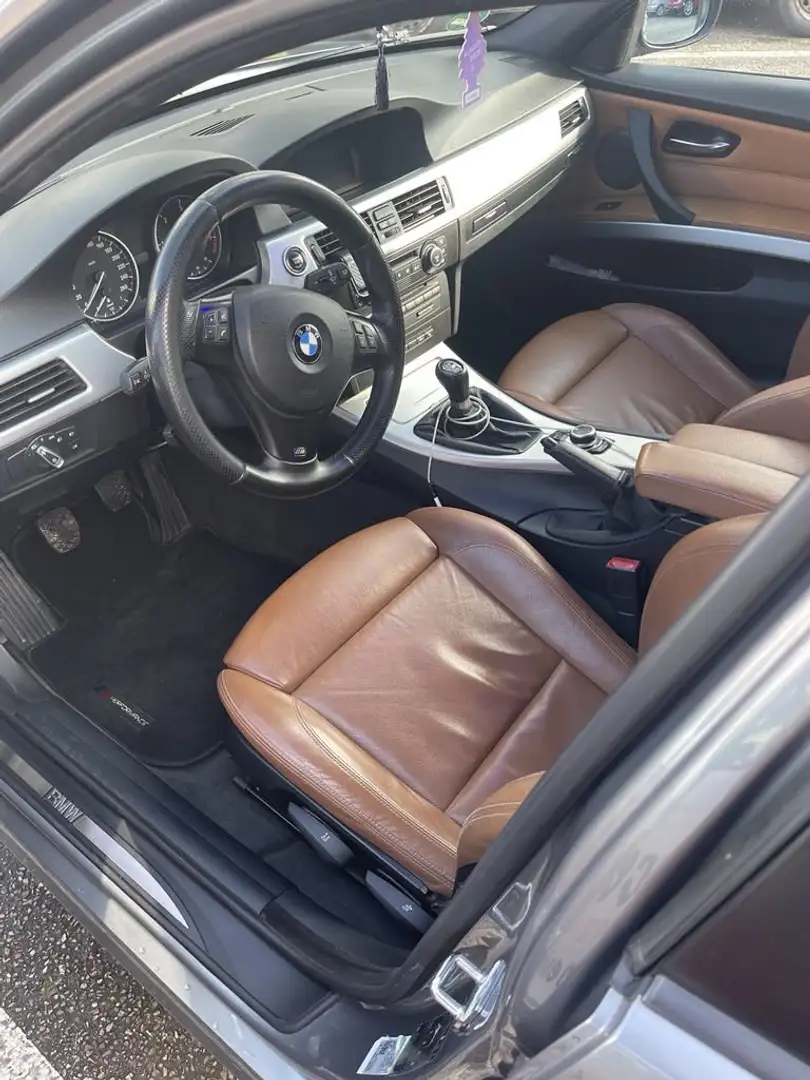 BMW 320 320d - 2