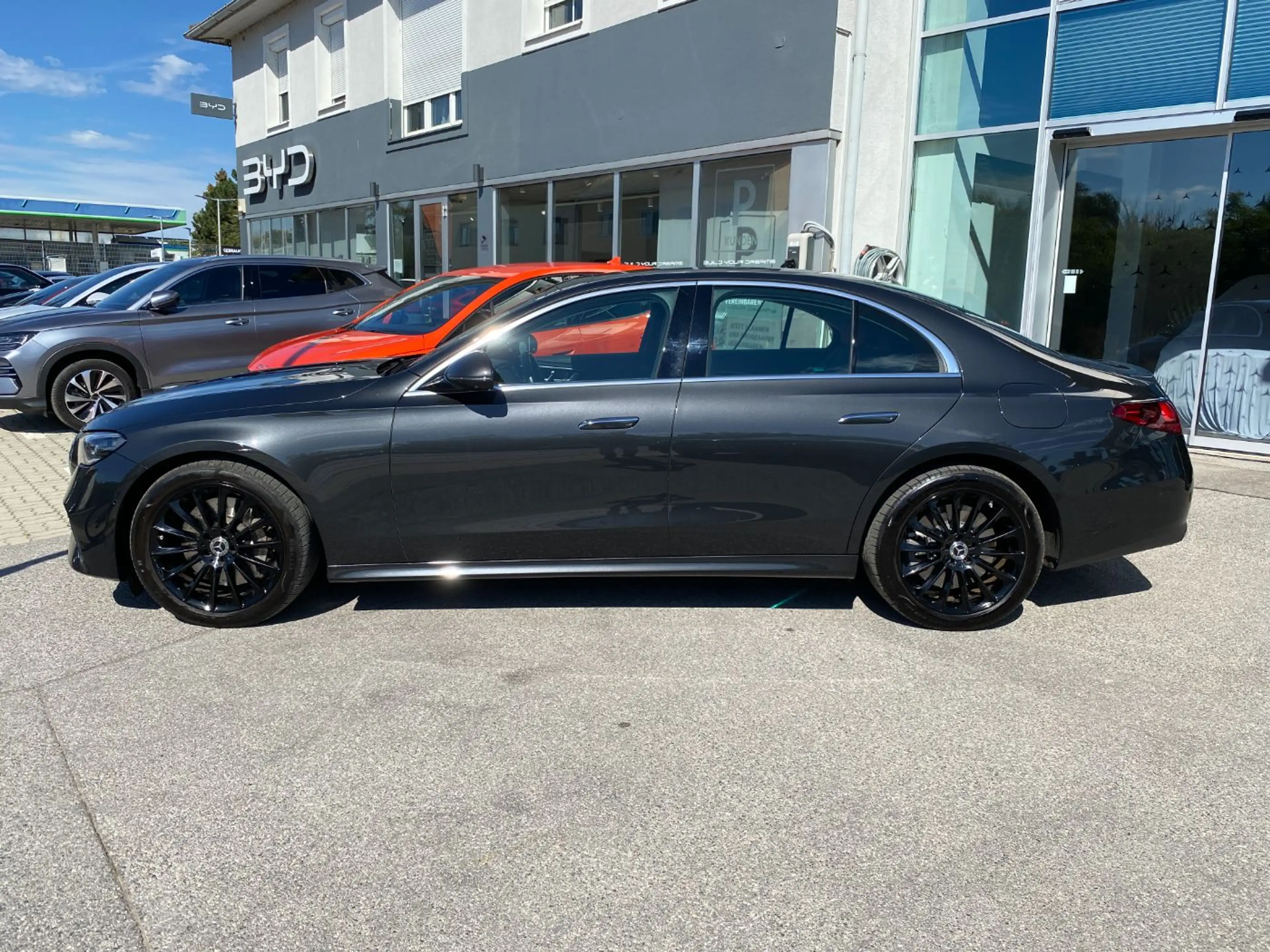 Mercedes-Benz E 300 de 4MATICmit EQ Hybrid Technologie Limousine — photo 6