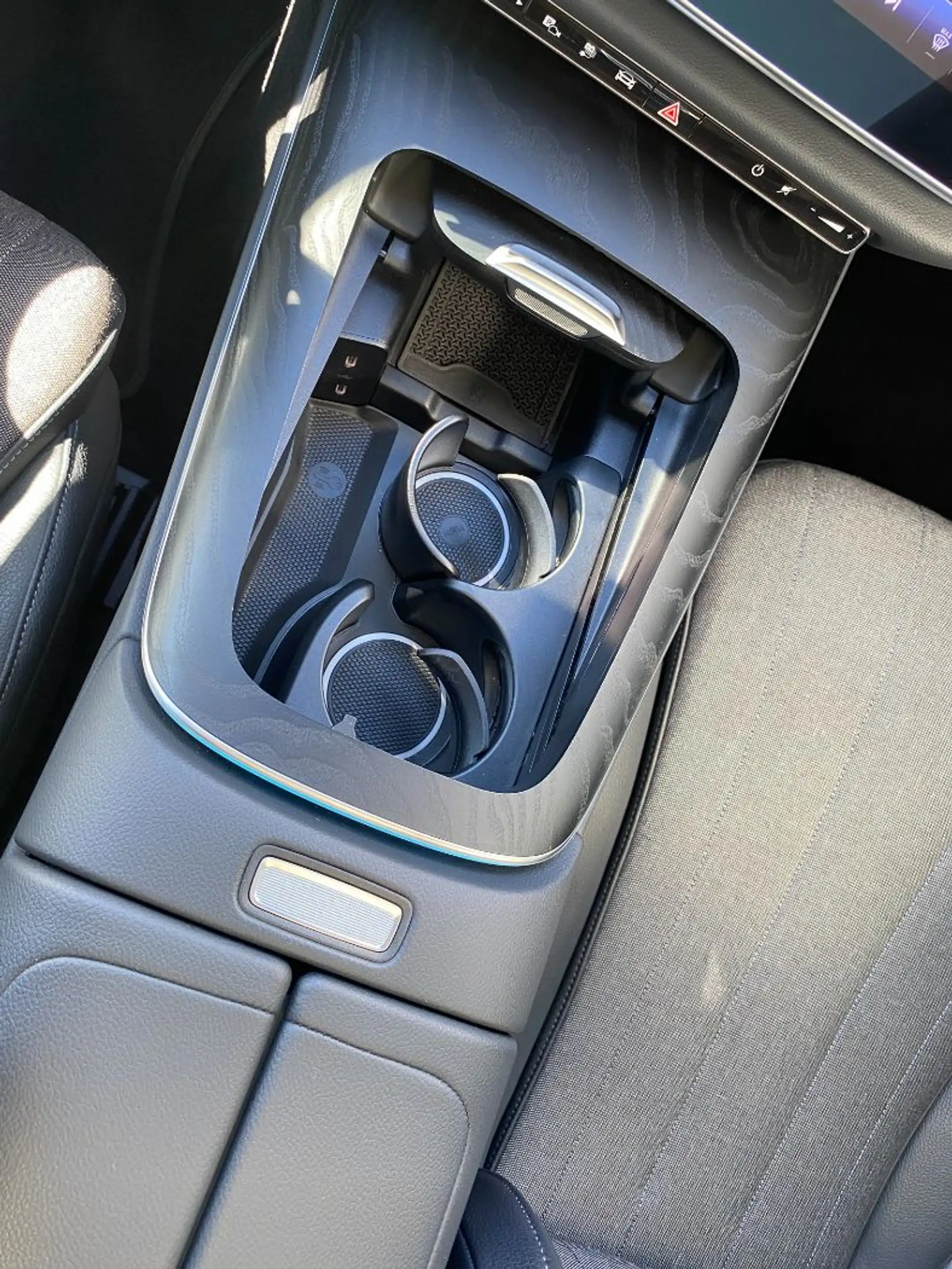 Mercedes-Benz E 300 de 4MATICmit EQ Hybrid Technologie Limousine — photo 18