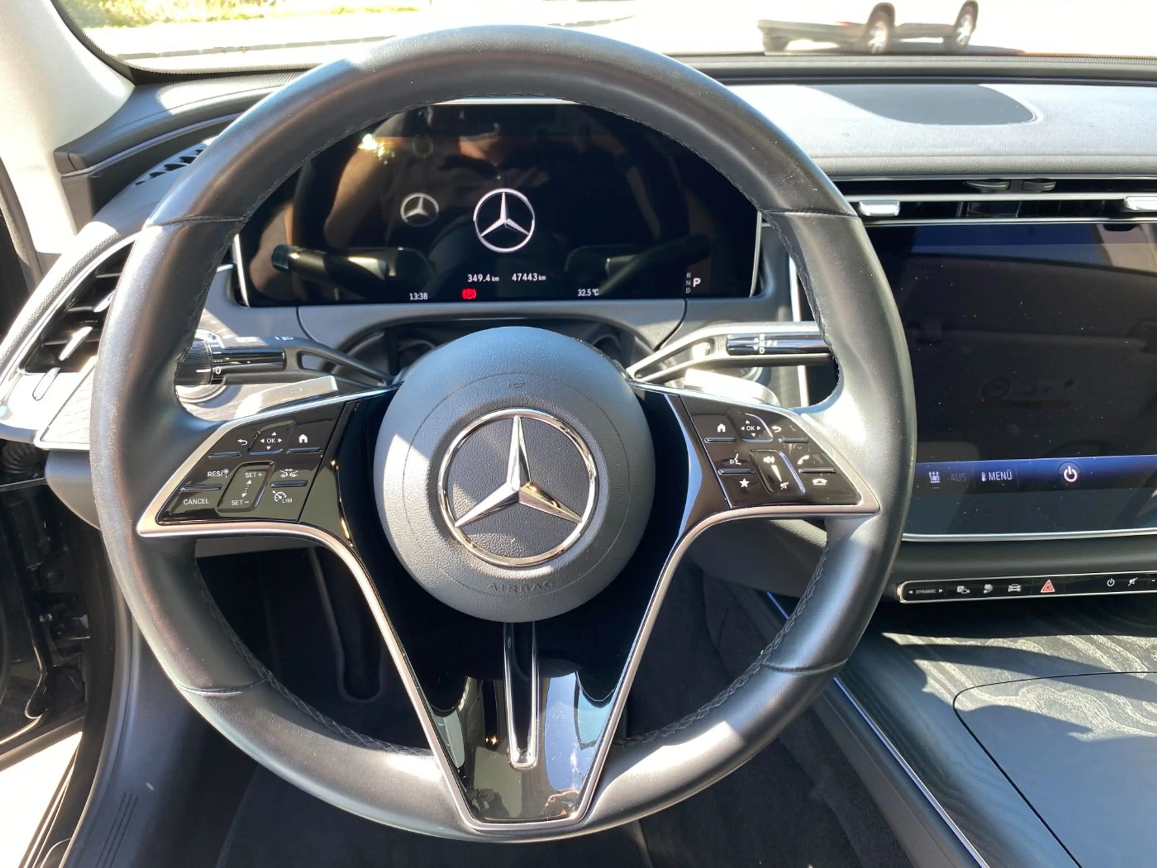 Mercedes-Benz E 300 de 4MATICmit EQ Hybrid Technologie Limousine — photo 8