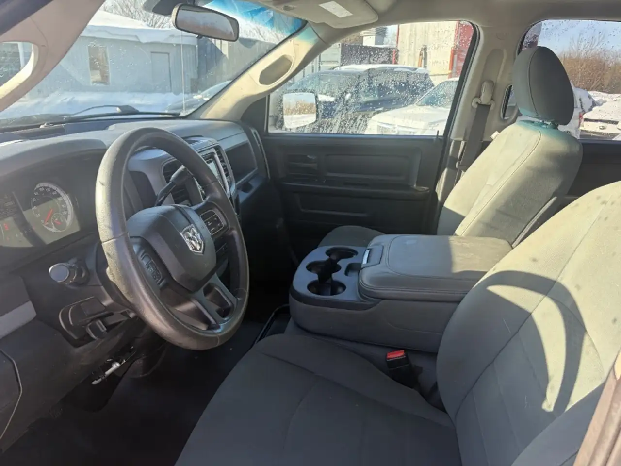 RAM 1500 снимка RAM 1500