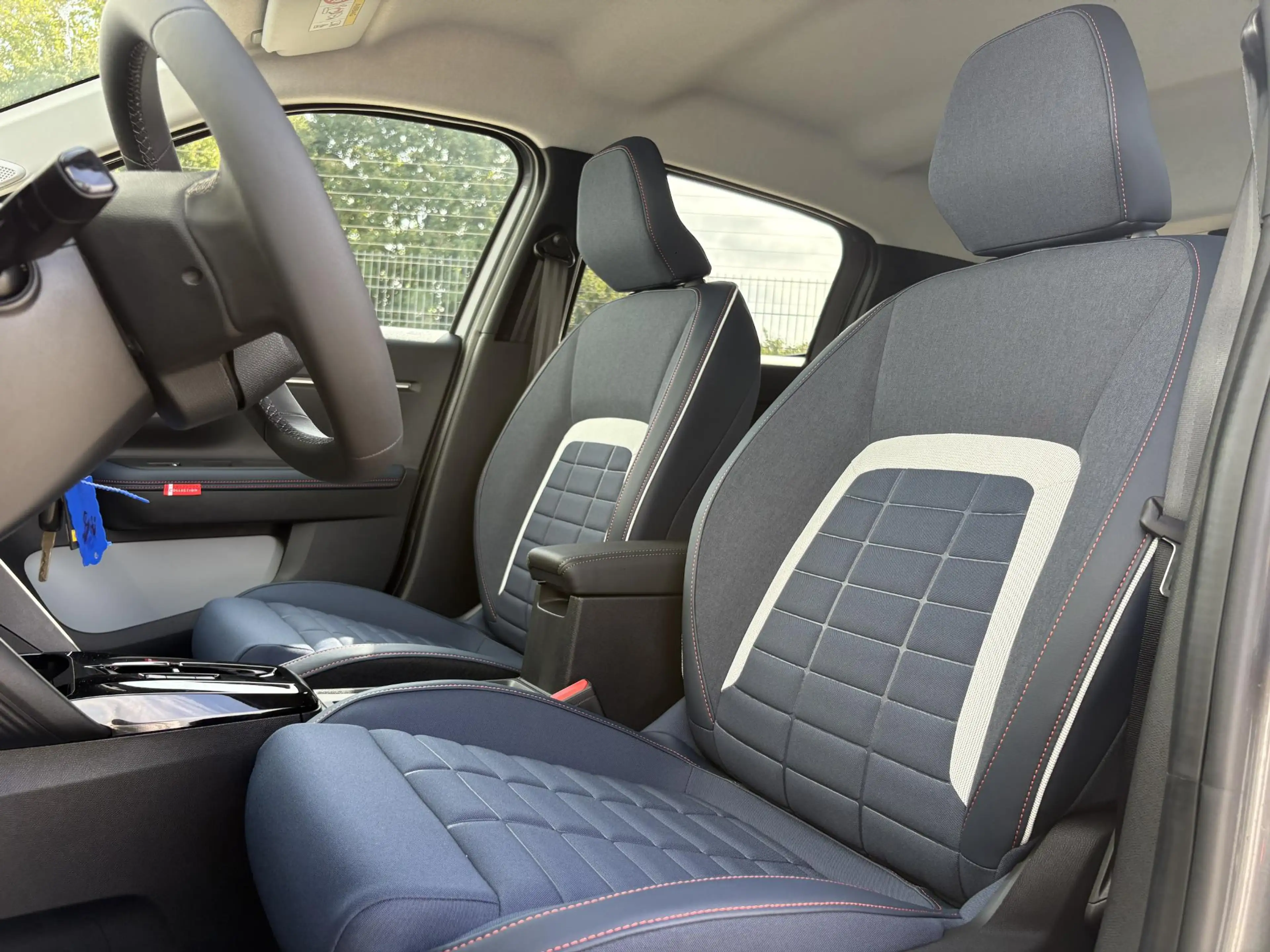 Citroen C3 1.2 Hybrid 110pk Collection | Achteruitrijcamera | — photo 15