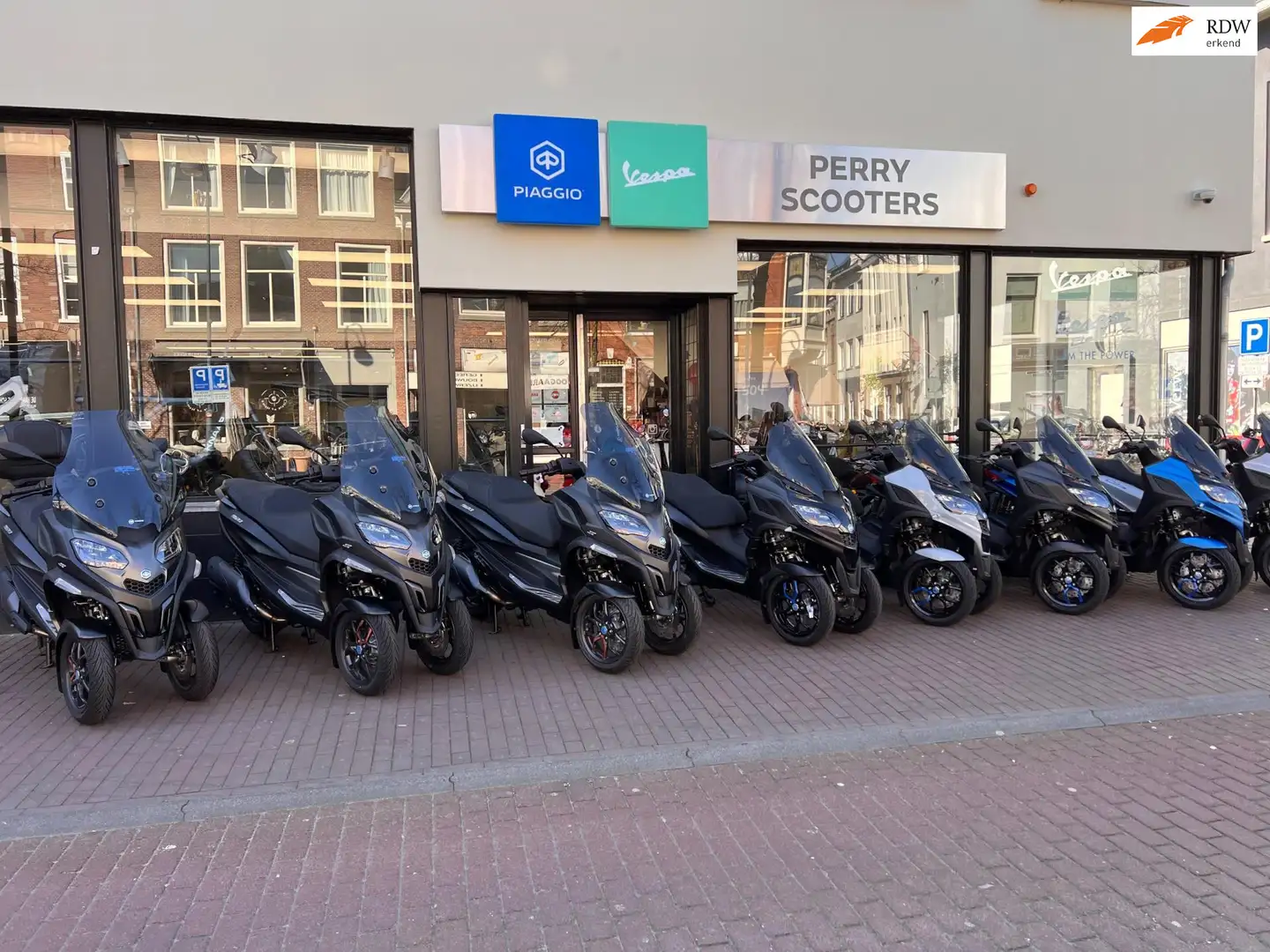 Piaggio MP3 530 Scooter HPE Exclusive Euro5+ 2025 0KM | 4 Jaar Fab Zwart - 1