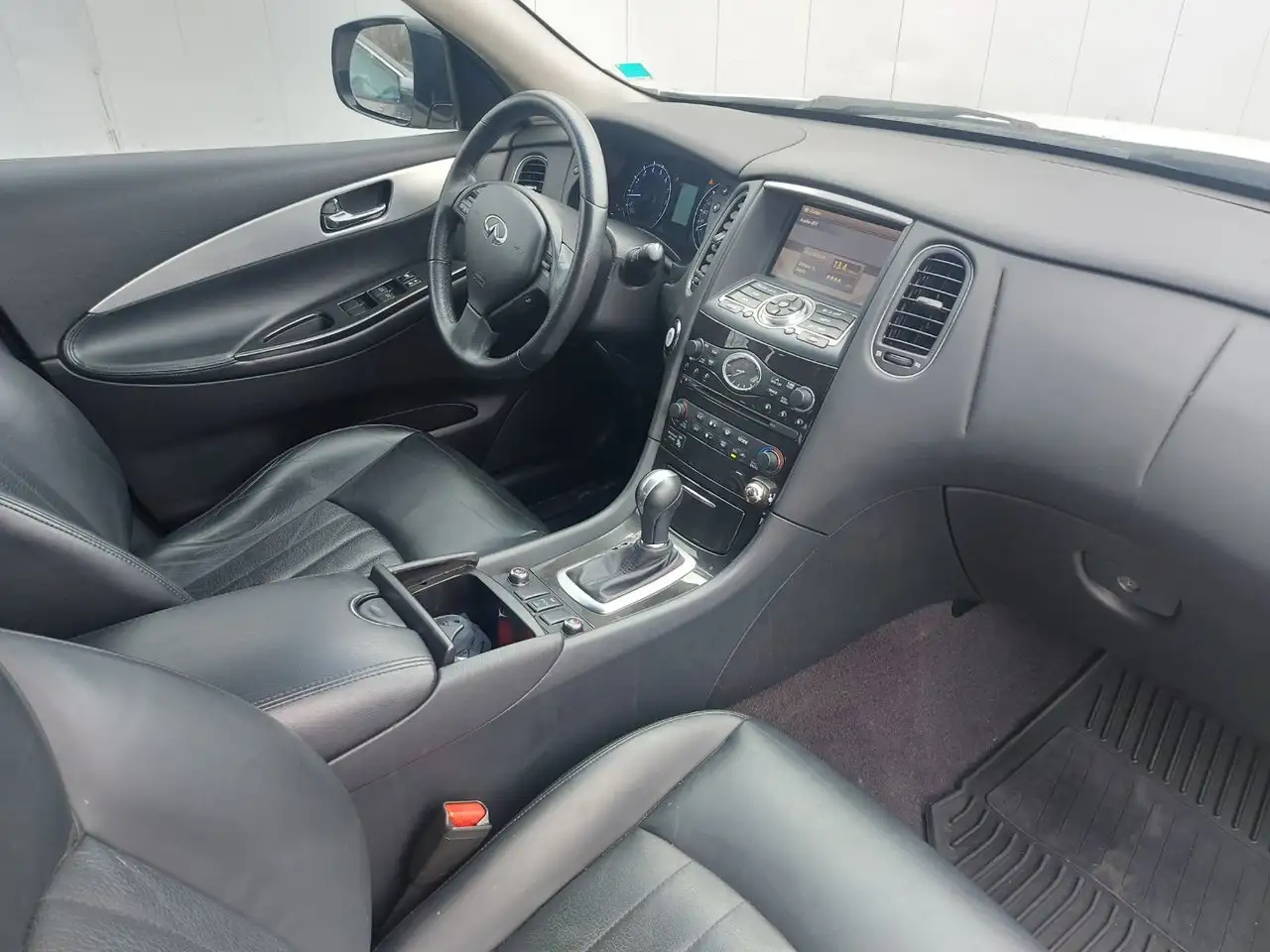 Infiniti QX50 снимка Infiniti QX50