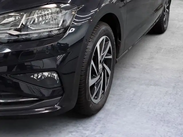 Volkswagen Golf Sportsvan view 6