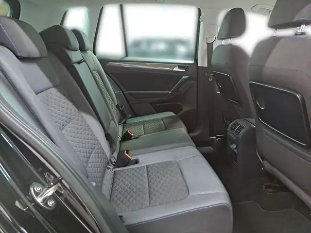 Volkswagen Golf Sportsvan view 15