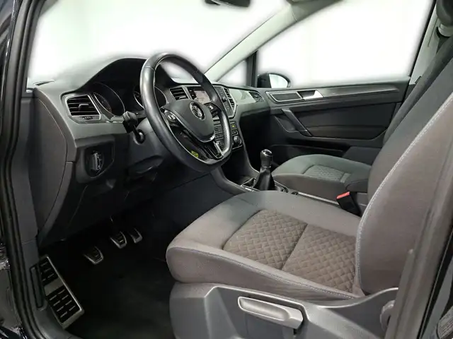 Volkswagen Golf Sportsvan view 8