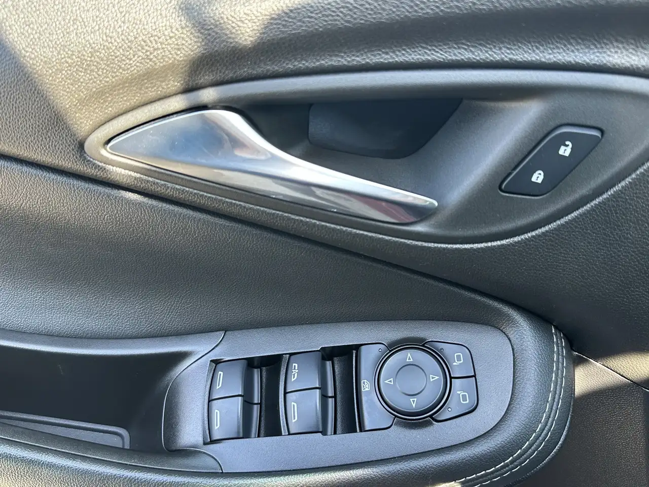Buick Encore снимка Buick Encore