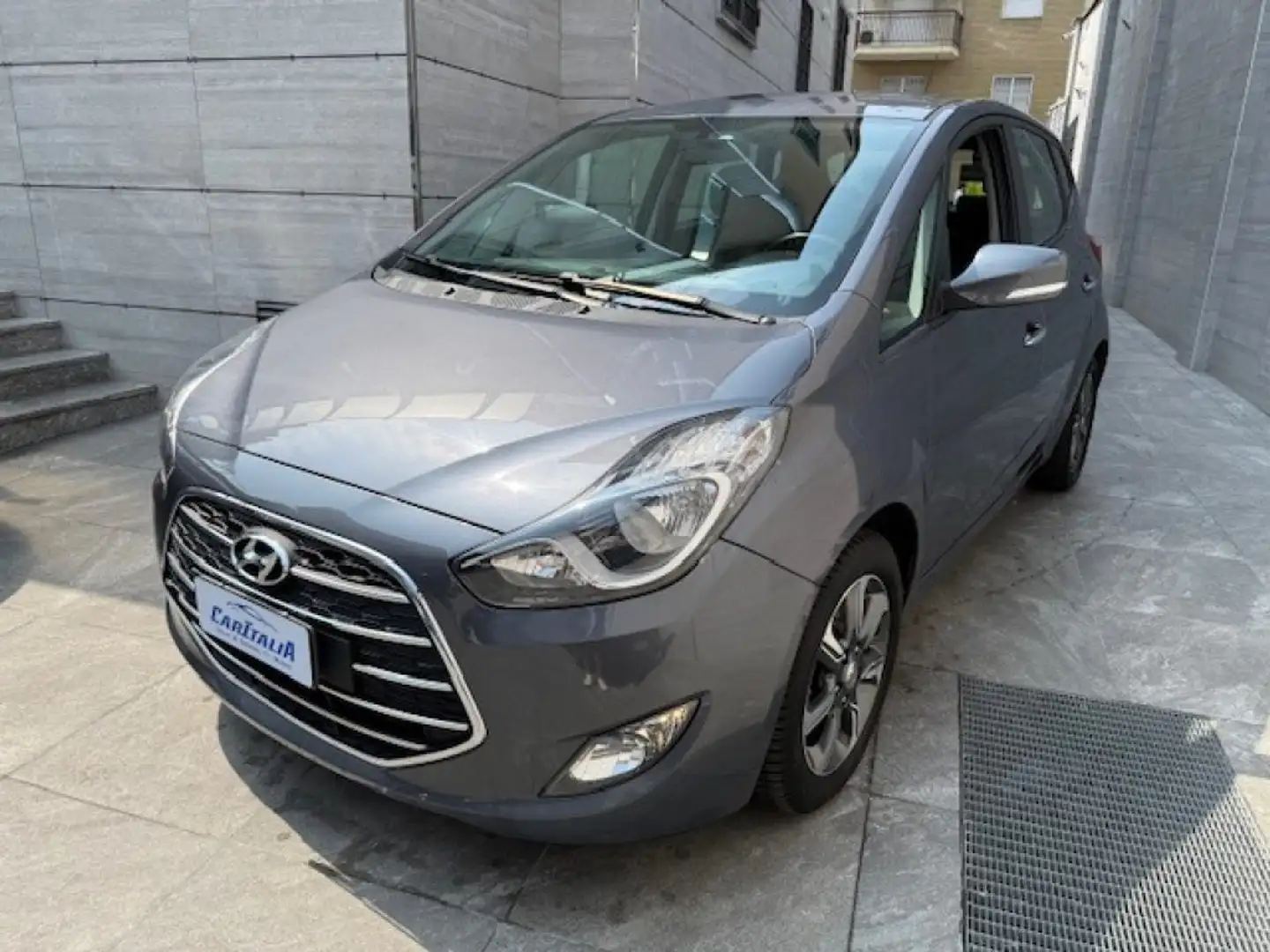Hyundai iX20 1.6 CRDI 115 CV Comfort Grigio - 1