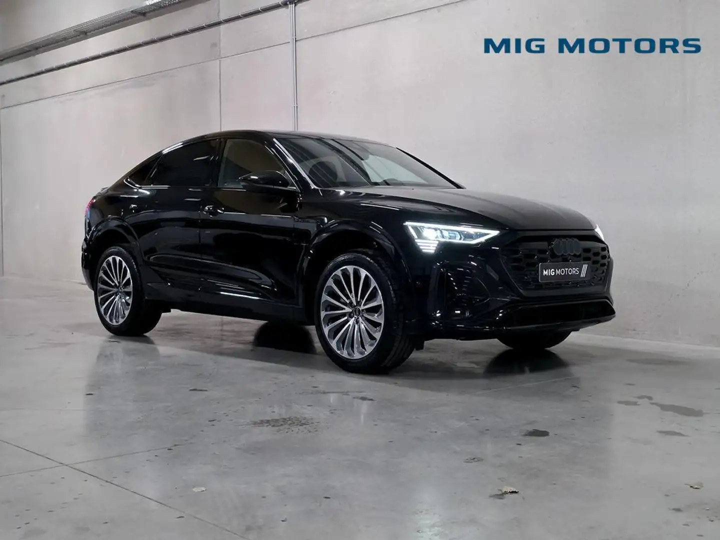 Audi Q8 e-tron Sportback Corporate S 55 quattro Noir - 1