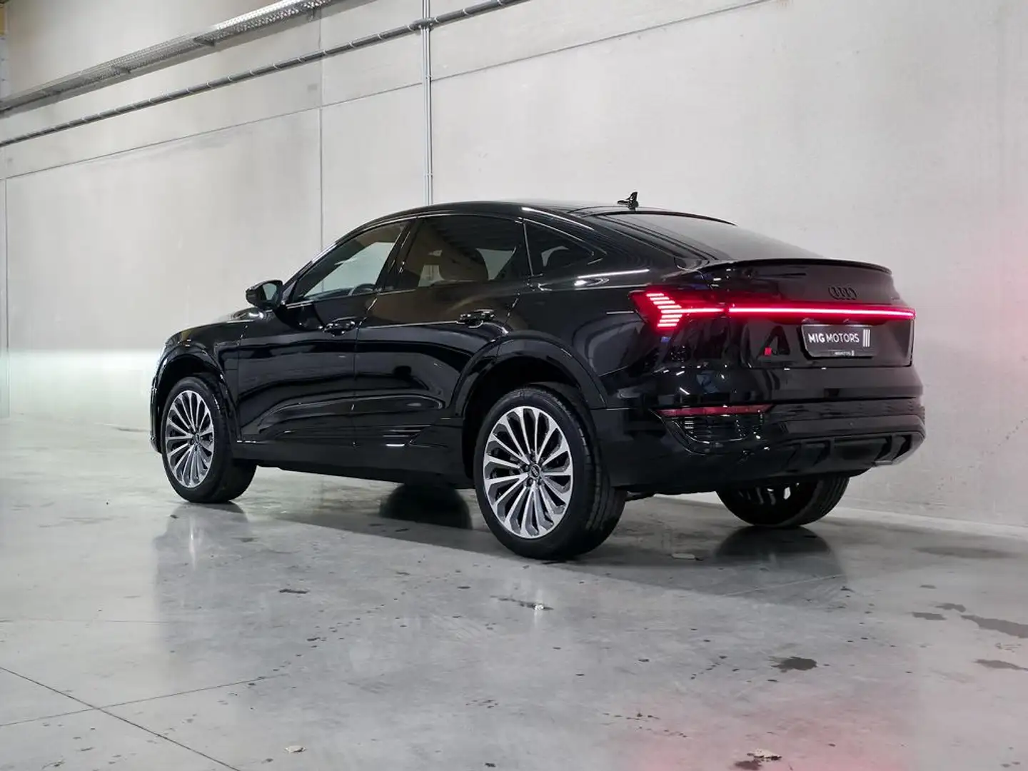 Audi Q8 e-tron Sportback Corporate S 55 quattro Noir - 2