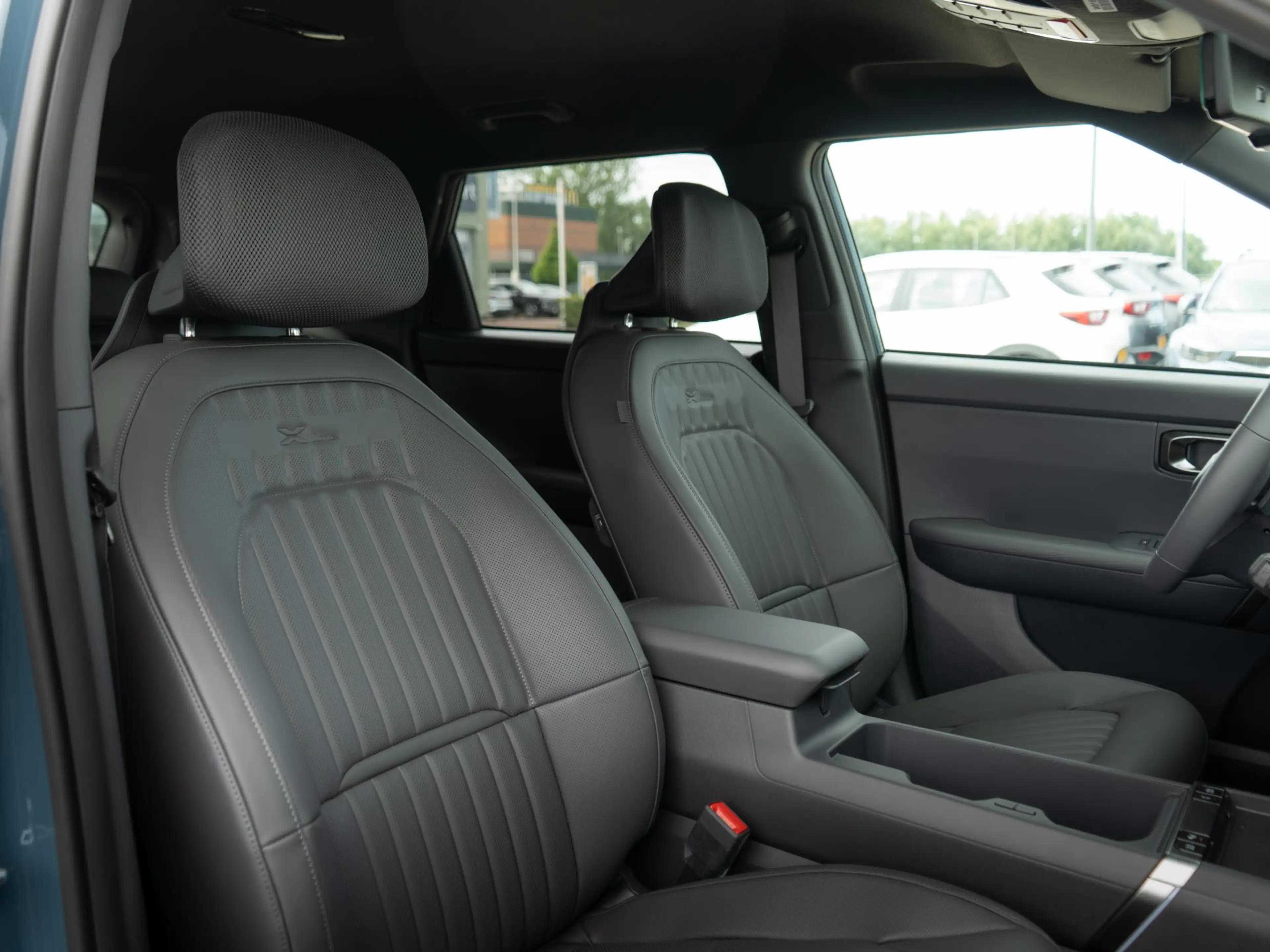 Kia Seltos 1.6 GDi Hybrid X-Line | Stoel en stuurverwarming / — photo 5