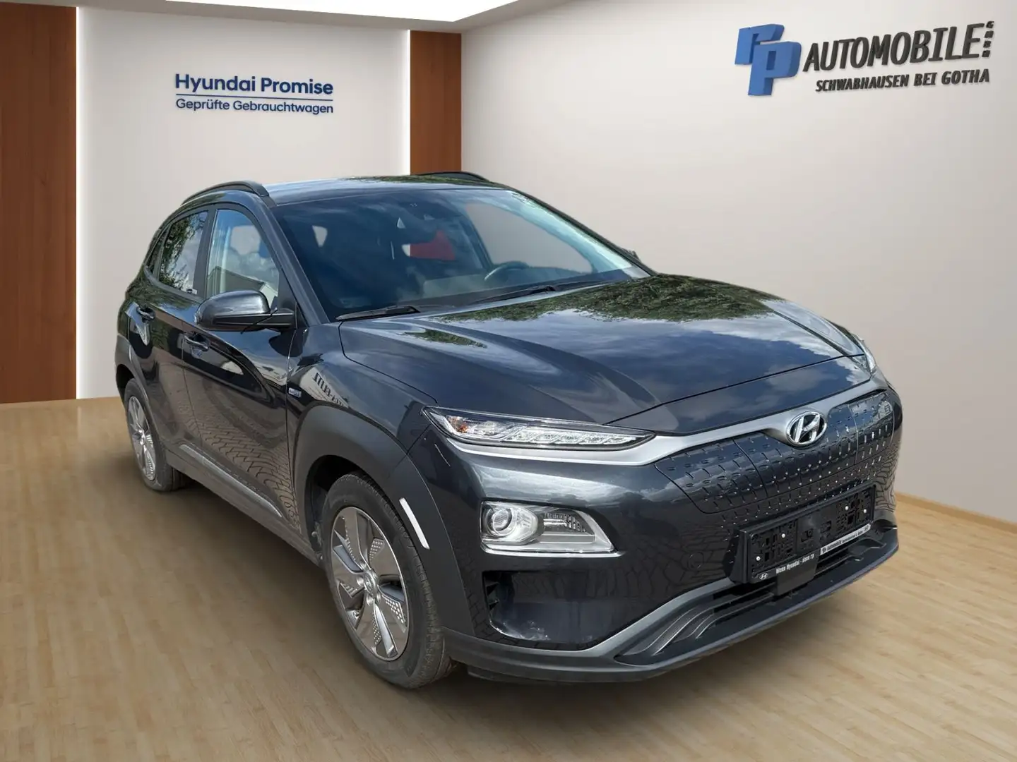Hyundai KONA Elektro 2WD 150 kW Style-Paket inkl. Naviga Чорний - 2