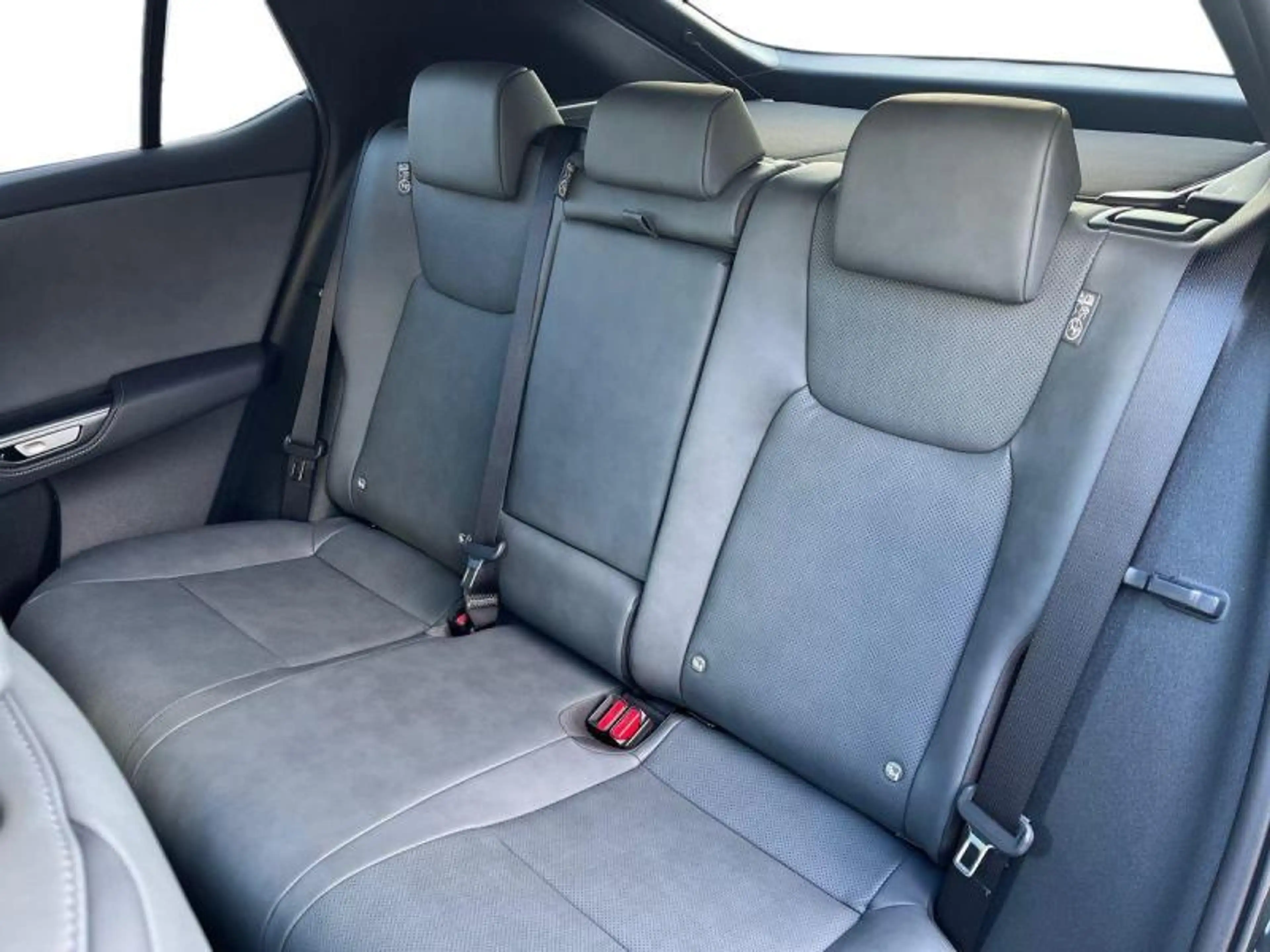 Lexus RZ Executive Line + PANOROOF — photo 8