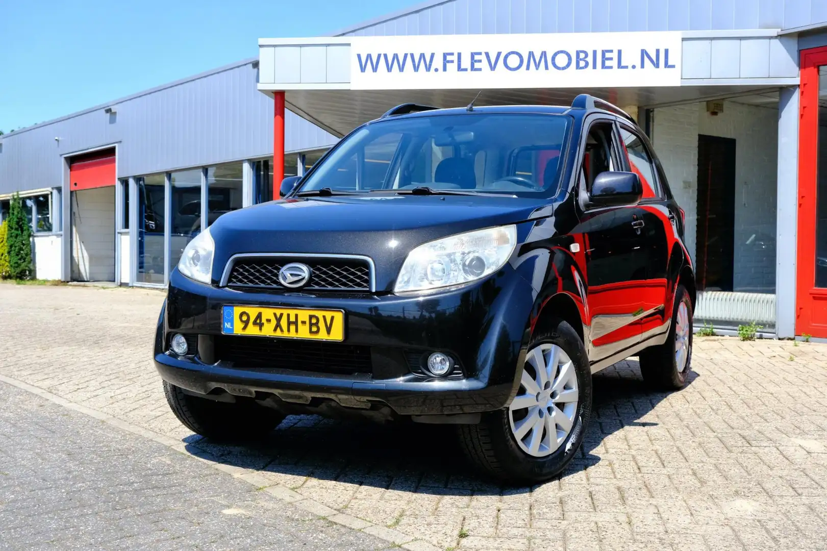 Daihatsu Terios 1.5-16v Aut. Expedition 2WD Airco|Trekhaak|Dealer Zwart - 1