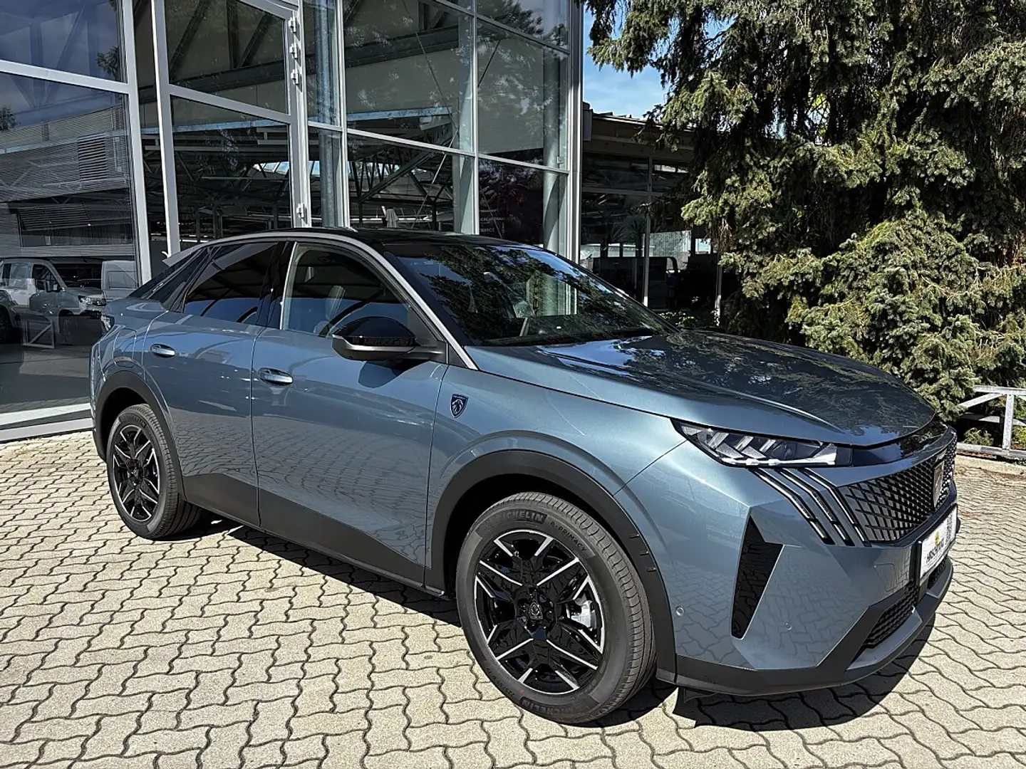 Peugeot 3008 GT Exclusive Hybrid 145 e-DCS6 Blau - 1