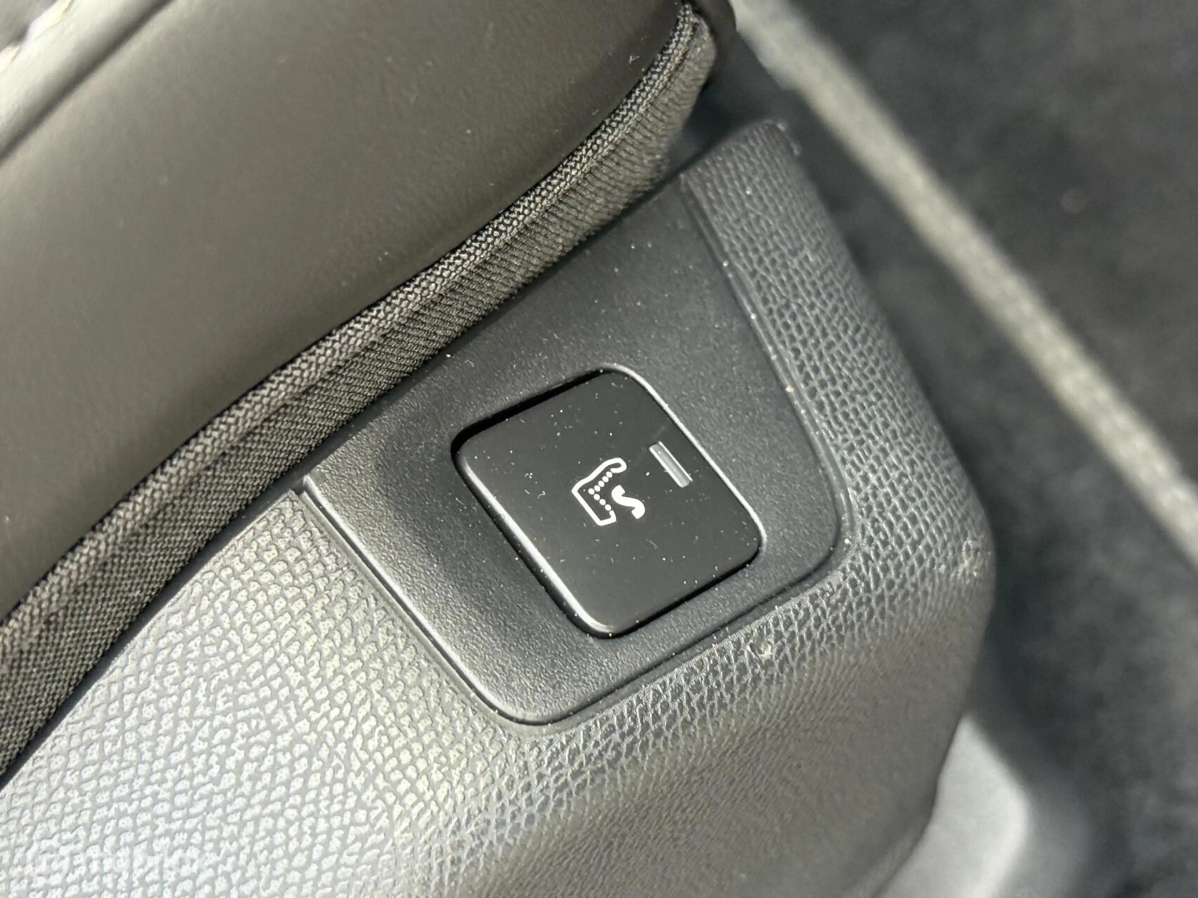 DS Automobiles DS 7 1.6 PHEV 360 4x4 Performance — photo 20