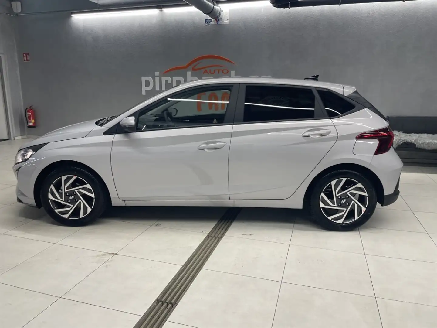 Hyundai i20 (BC3) Jubile 1.2 MPI b5bj1 Grau - 2