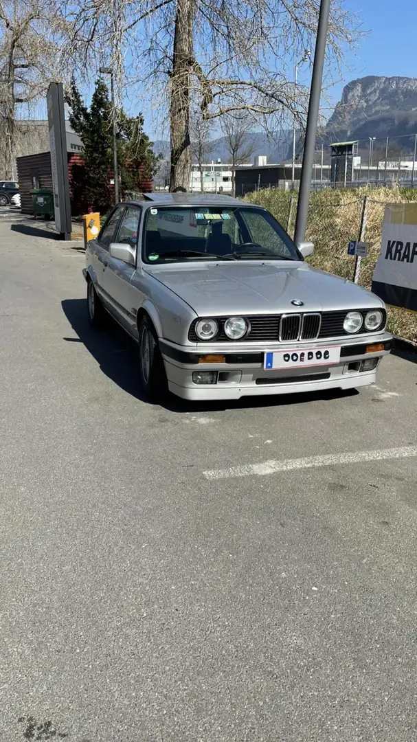 BMW 318 318is - 2