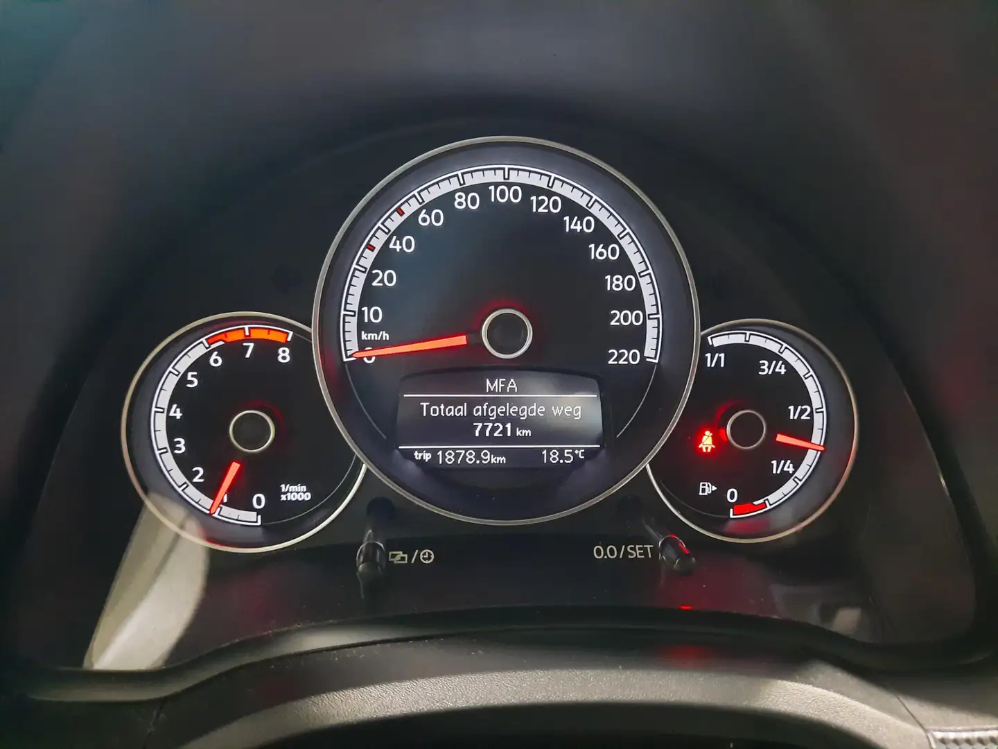 Volkswagen up! 1.0 Airco | Smartphone integratie | Lane Assist | Noir - 2