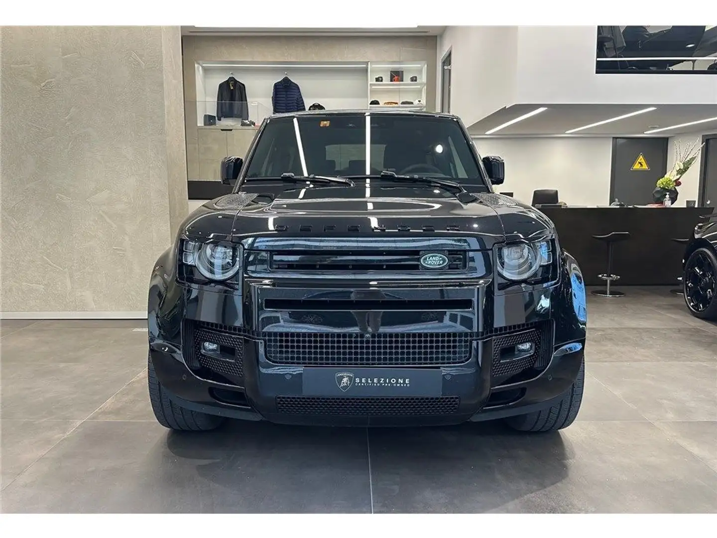 Land Rover Defender Carpathian 90 V8 P525 BVA8 X-DYNAMIC Noir - 2