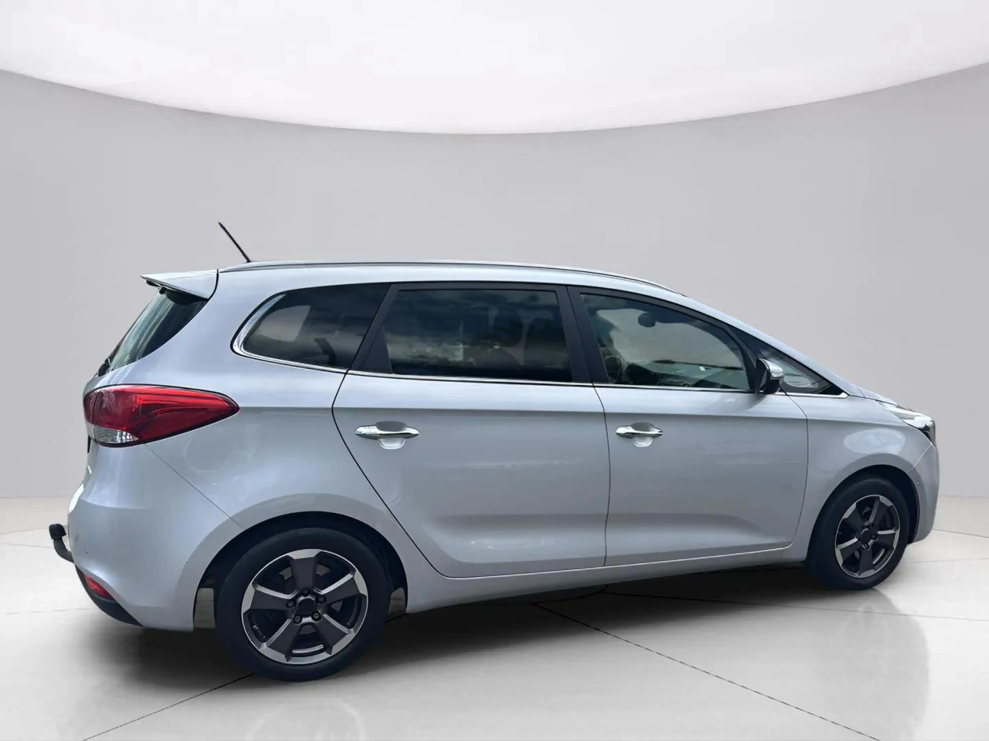 Kia Carens Attract*1.Hand*Kamera*SHZ*Temp.*HU/AU Neu*PDC*USB — photo 6