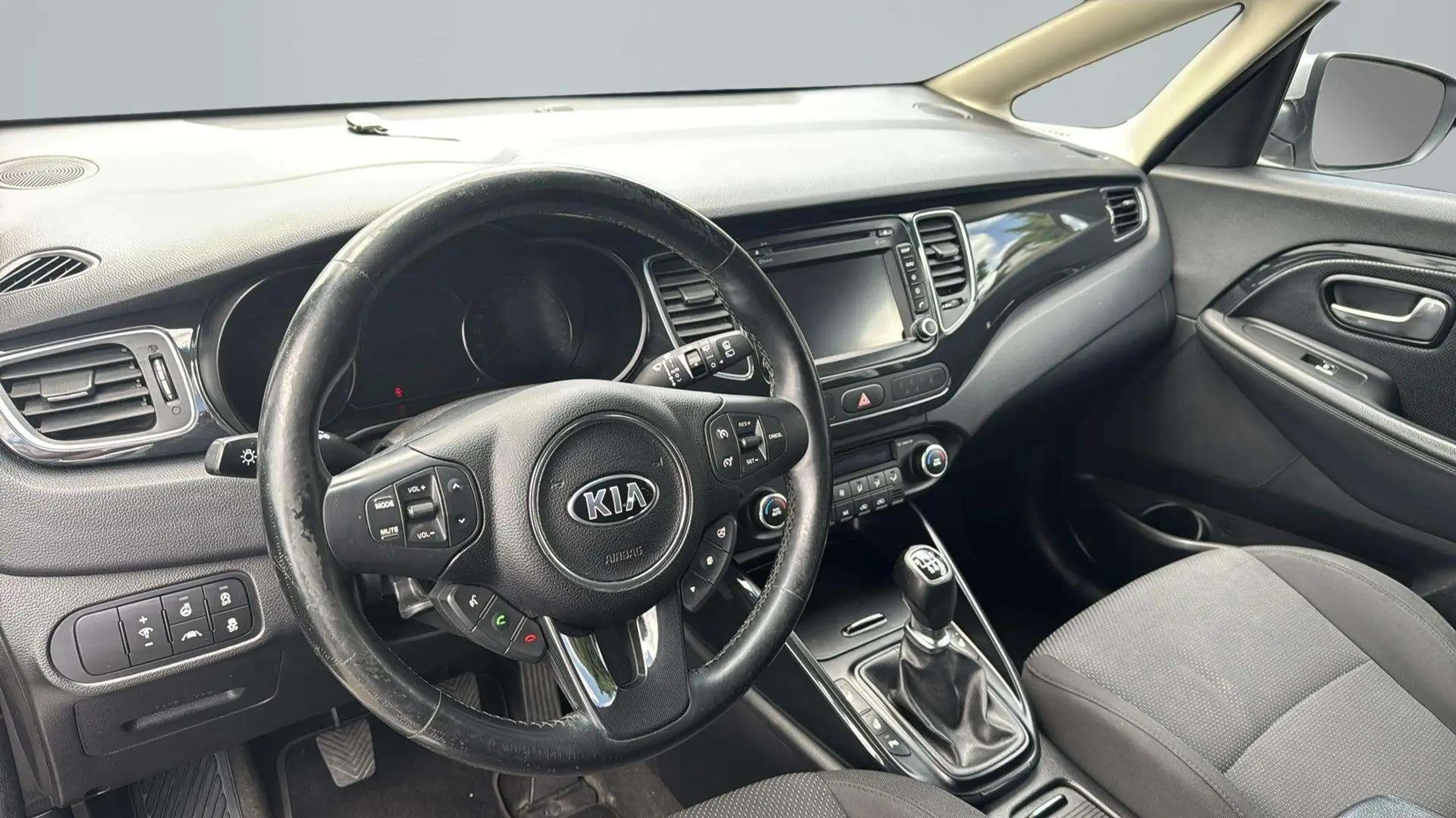 Kia Carens Attract*1.Hand*Kamera*SHZ*Temp.*HU/AU Neu*PDC*USB — photo 10