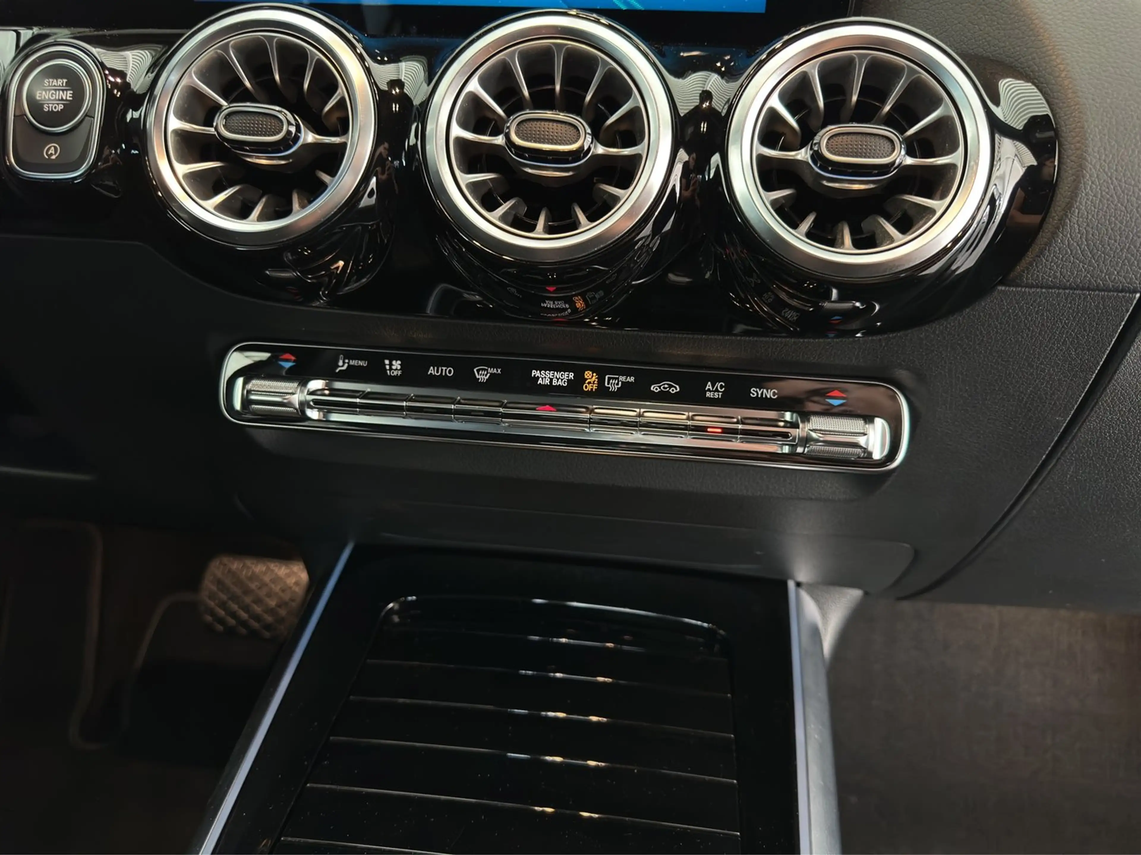 Mercedes-Benz GLA 200 GLA 200 d 4Matic — photo 14