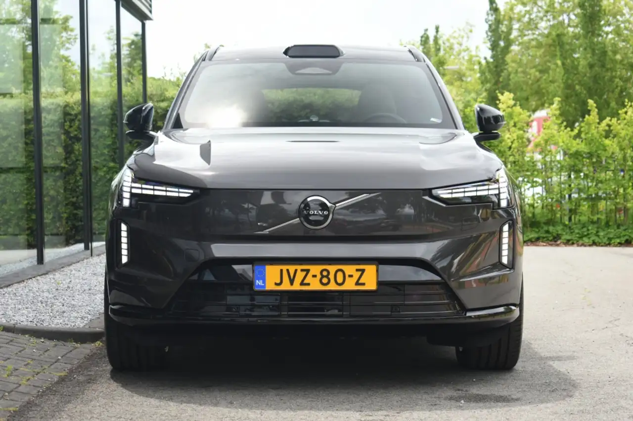 Volvo EX90 2026