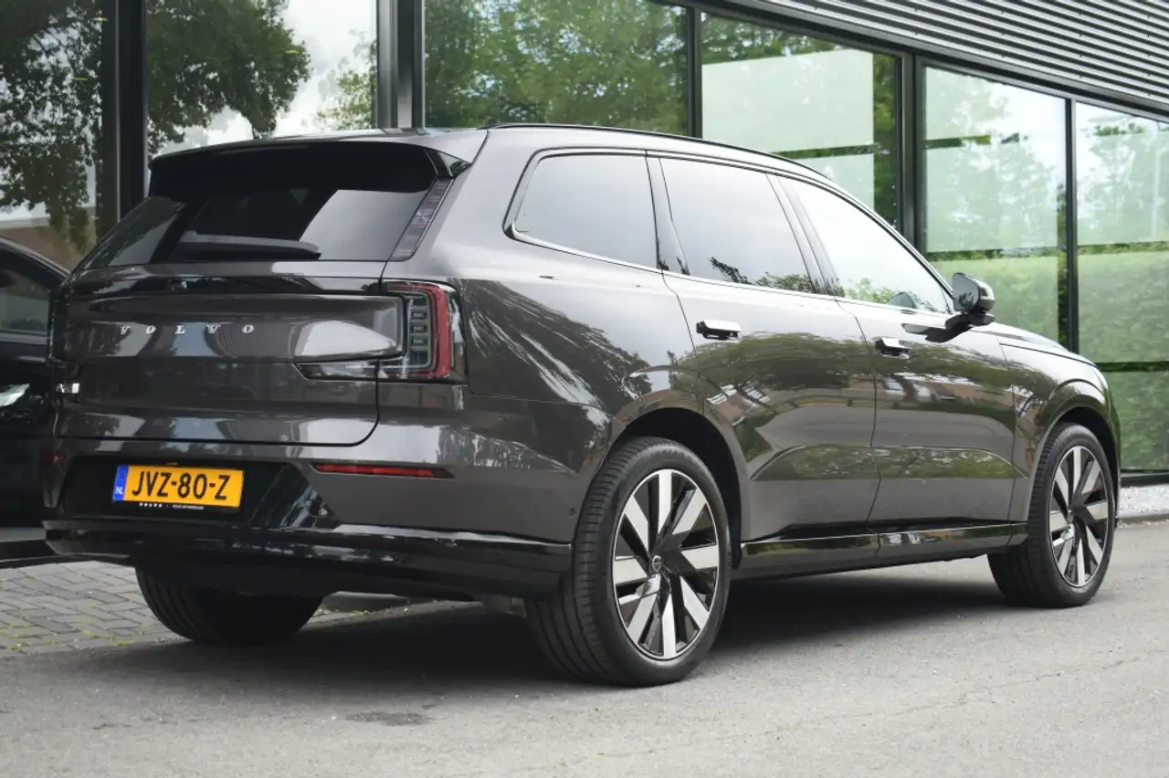 Volvo EX90 2026