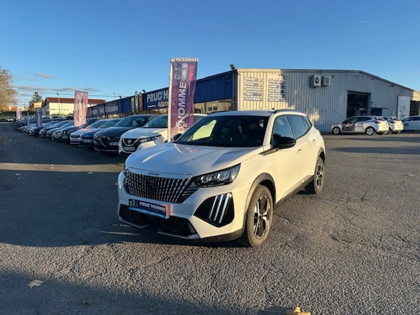 Peugeot 2008 1.2 100CH S\u0026S ALLURE Blanc - 1