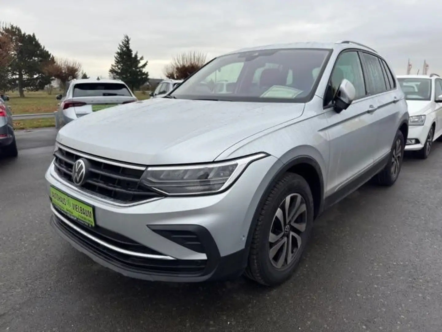 Volkswagen Tiguan 1,5 TSI DSG Active-LED-AHK-Kamera-Navi Argent - 1