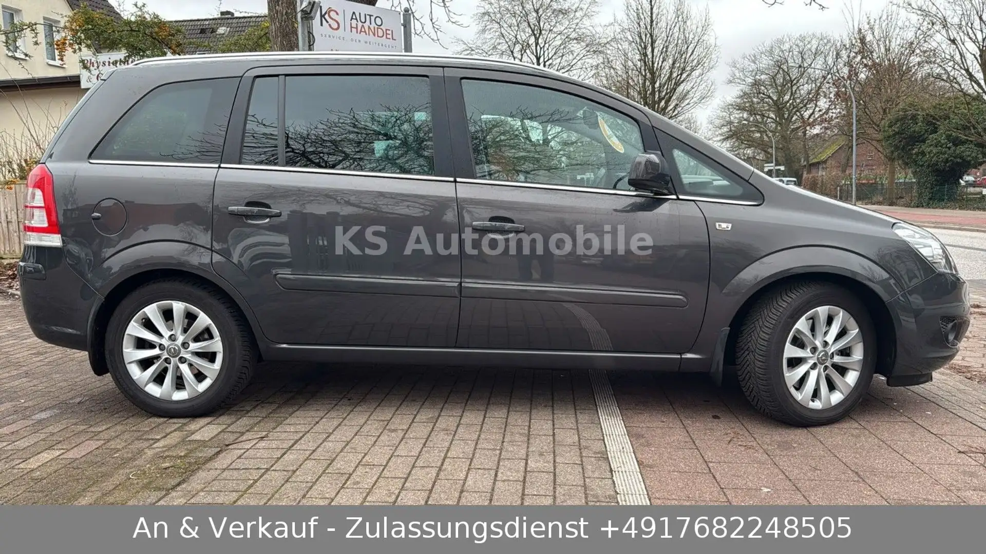 Opel Zafira B Family Plus/7-SITZER/TÜV NEU/REIFEN NEU Grau - 2