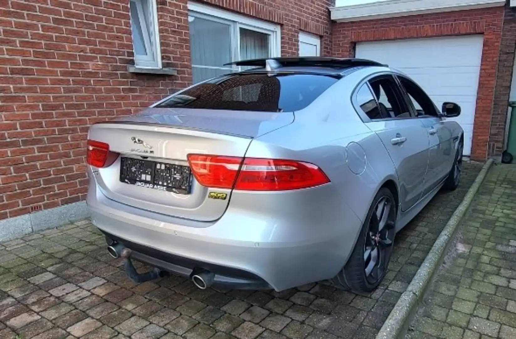 Jaguar XE P300 AWD Aut. R-Dynamic S - 2