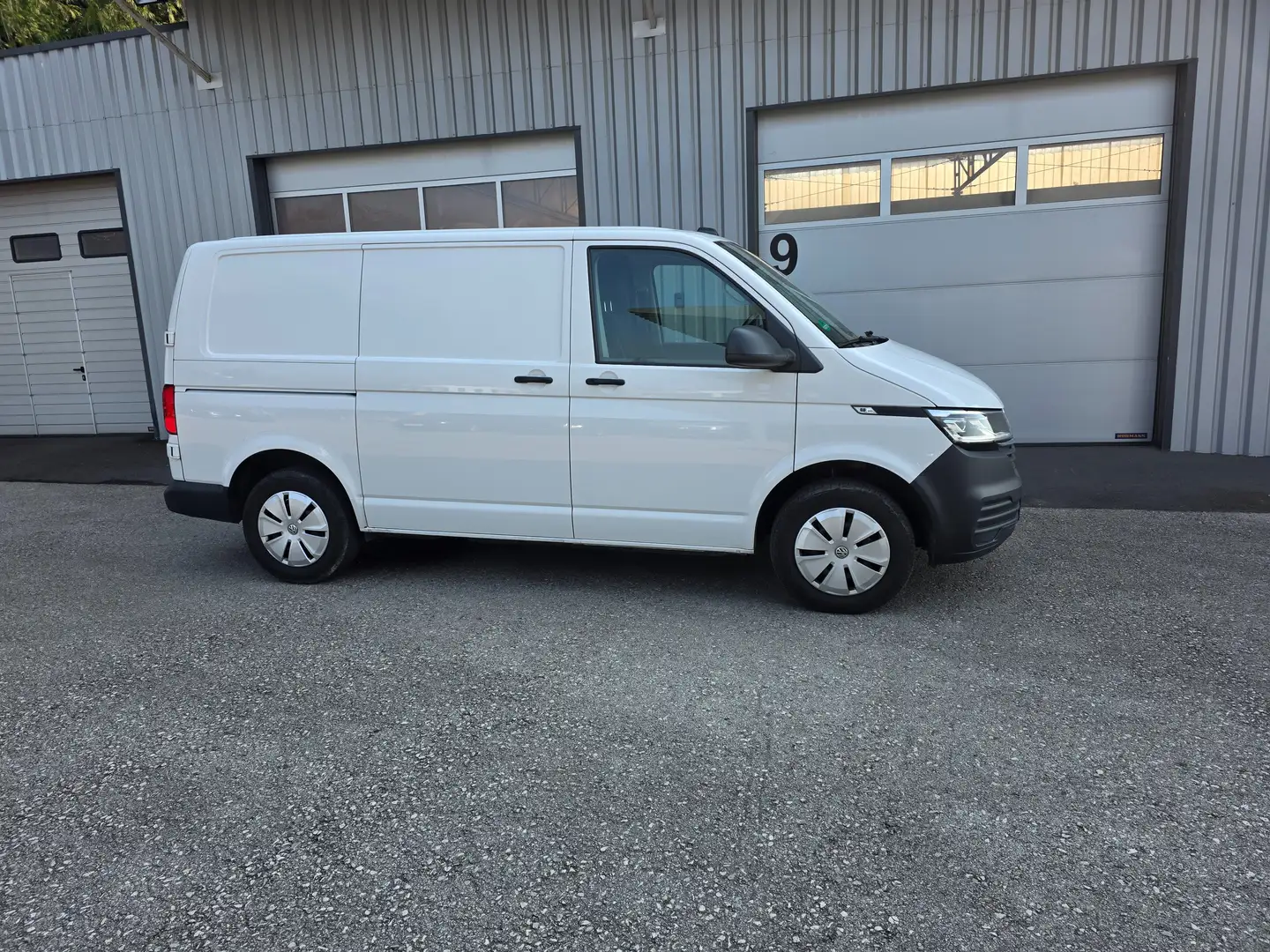 Volkswagen T6.1 Transporter FWD Weiß - 2
