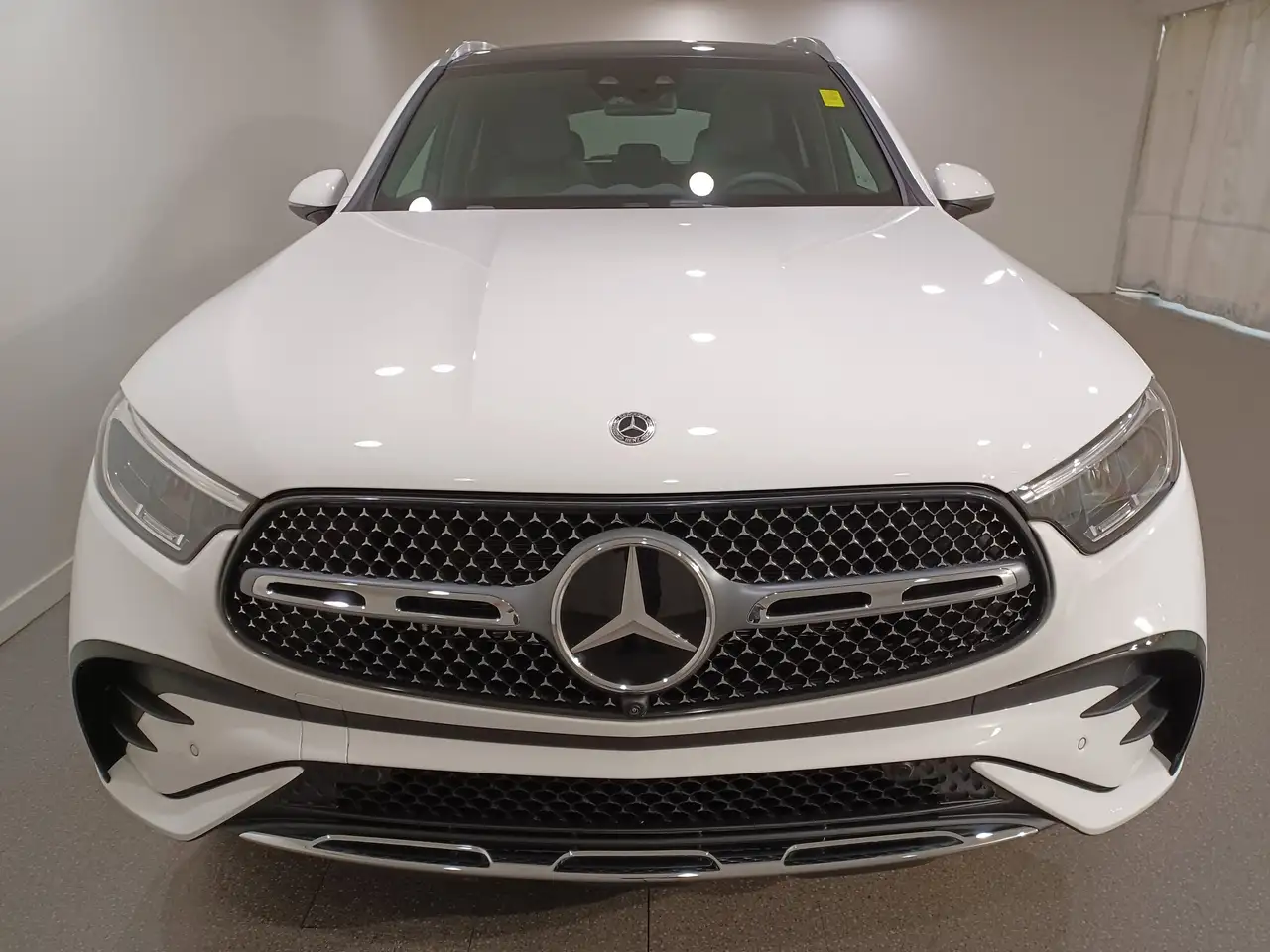 Mercedes-Benz GLC снимка Mercedes-Benz GLC