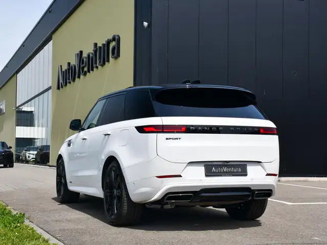 Land Rover Range Rover Sport view 4