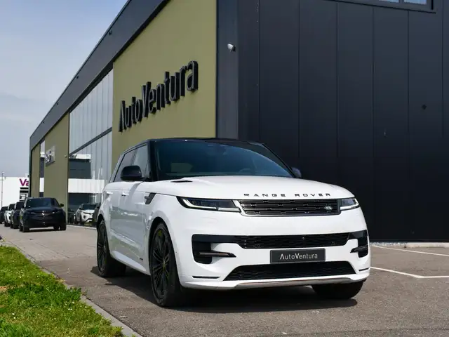 Land Rover Range Rover Sport view 3