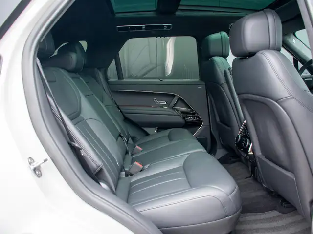 Land Rover Range Rover Sport view 9