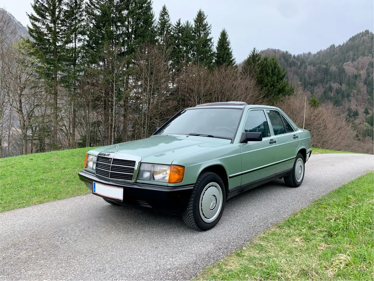 Mercedes-Benz 190 190 E 2,0 Green - 1
