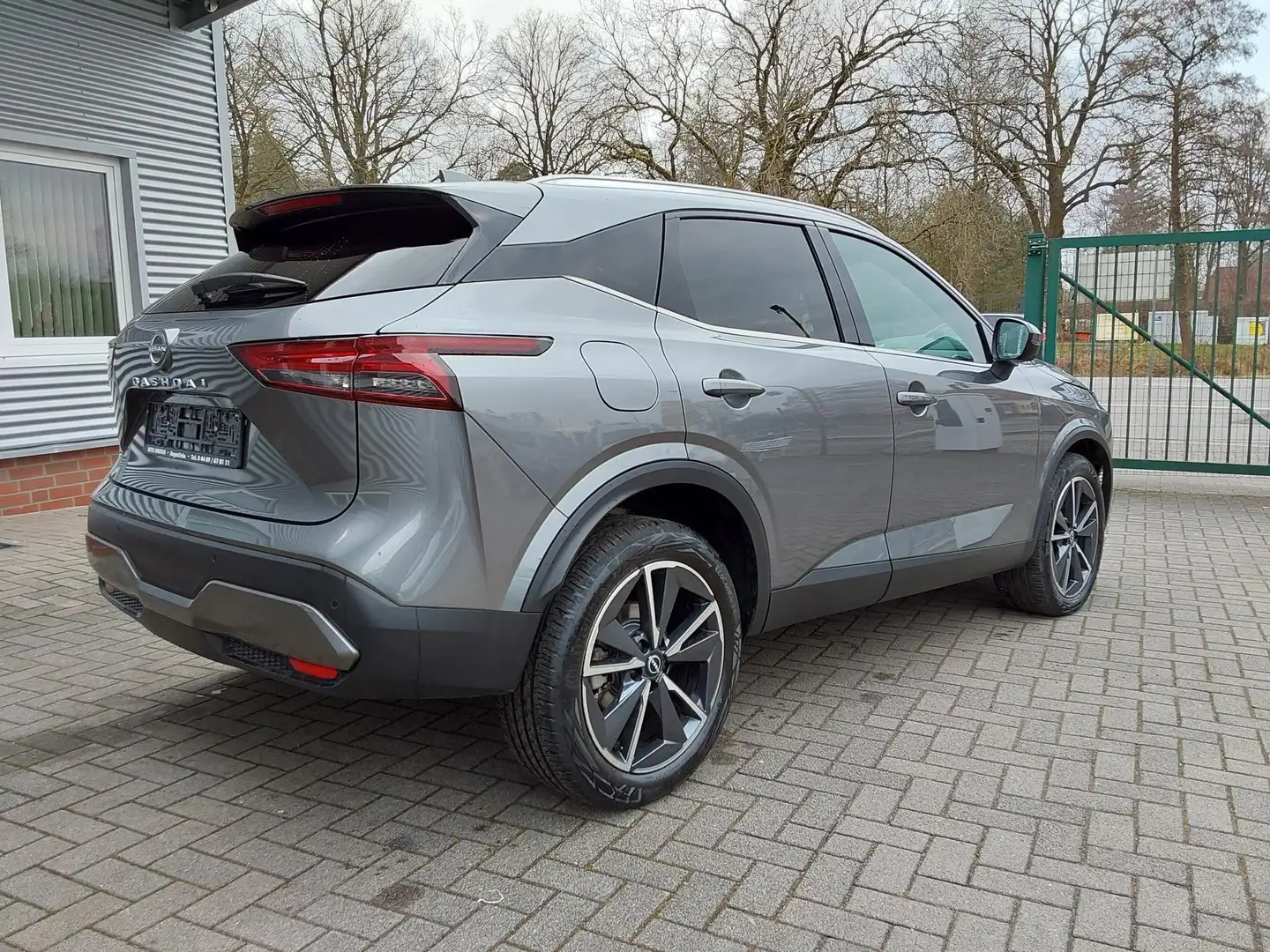 Nissan Qashqai 1.3 DIG-T Mild Hybrid Tekna+ ACC/SHZ/LED/NAV/KA... Grau - 2