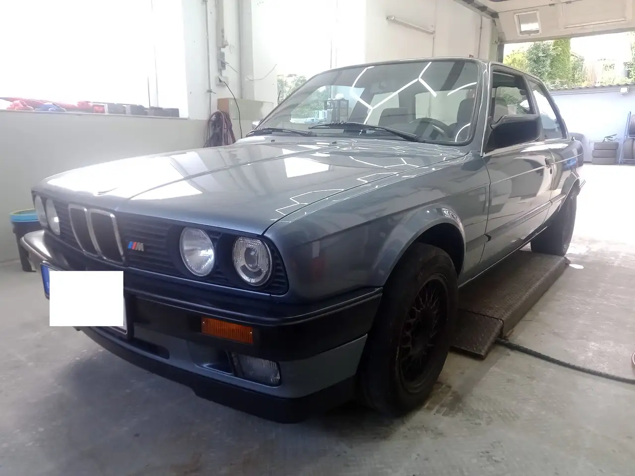 BMW 325i, foto 2