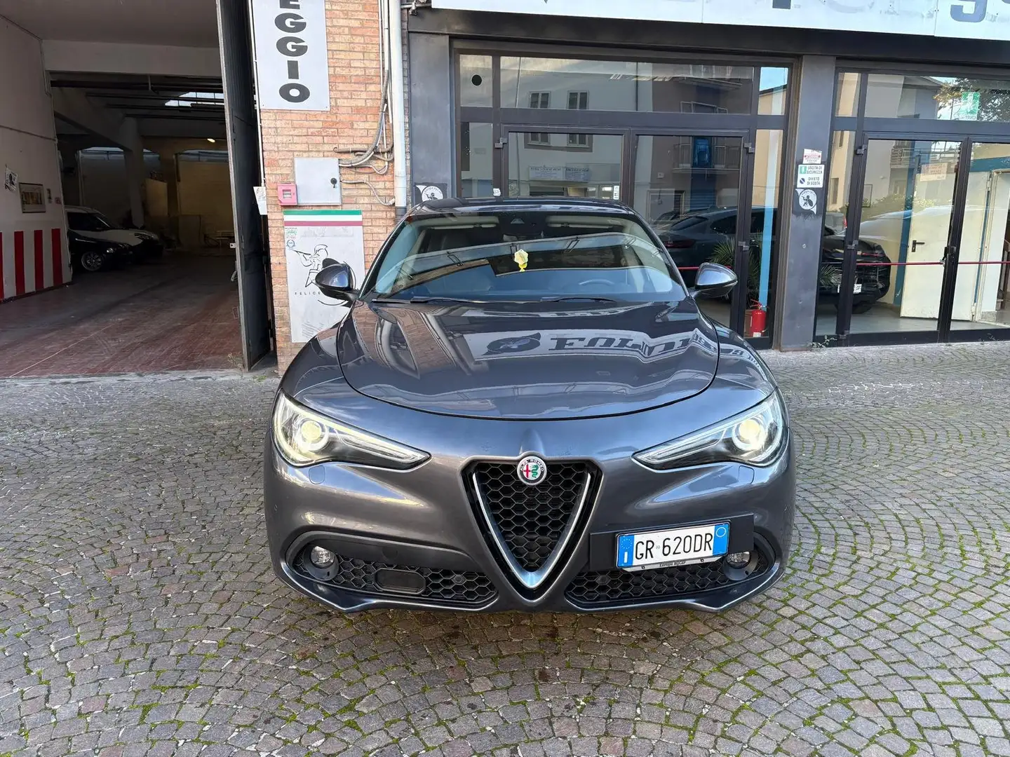 Alfa Romeo Stelvio Stelvio 2.2 t Executive rwd 180cv auto Gris - 1