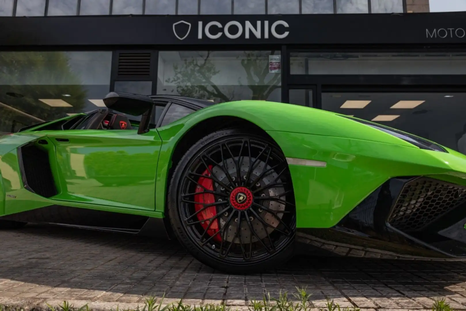 Lamborghini Aventador SuperVeloce LP 750-4 Roadster Verde - 2