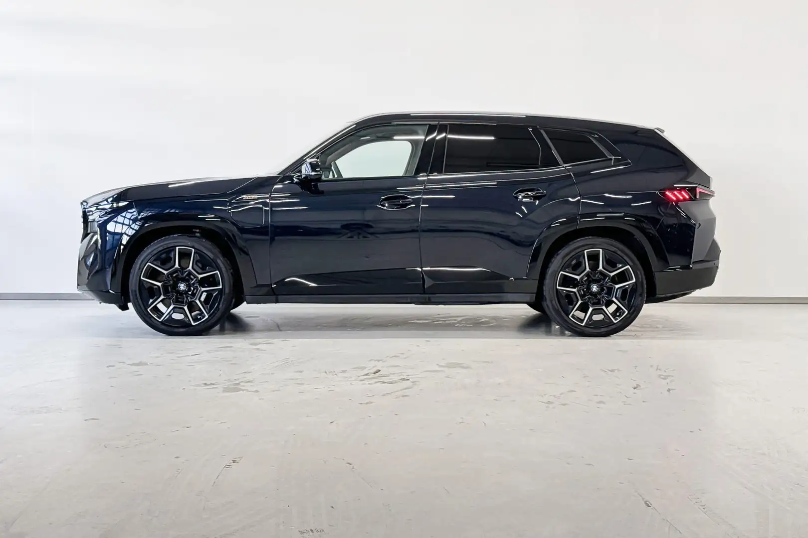 BMW XM Aut. Blauw - 2