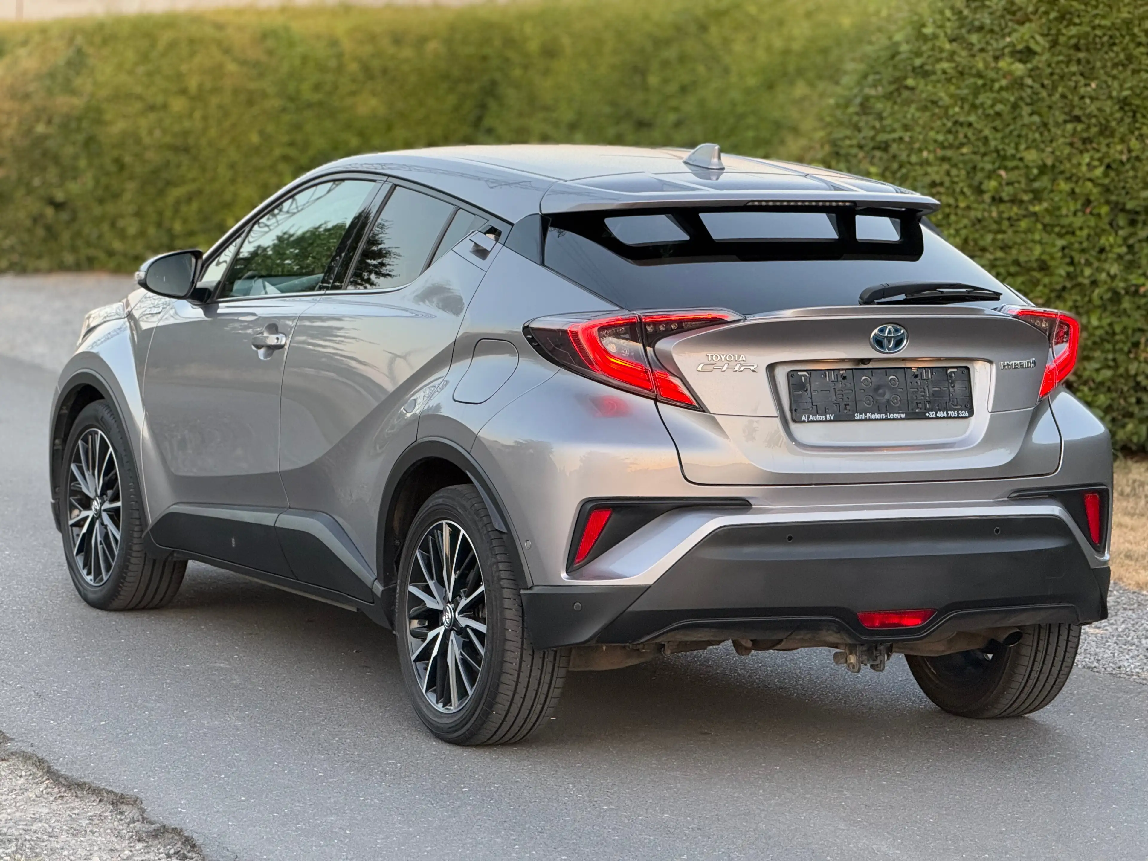 Toyota C-HR C-HR Hybrid 1.8i VVT-i C-Hic E-CVT(EU6.2) — photo 8
