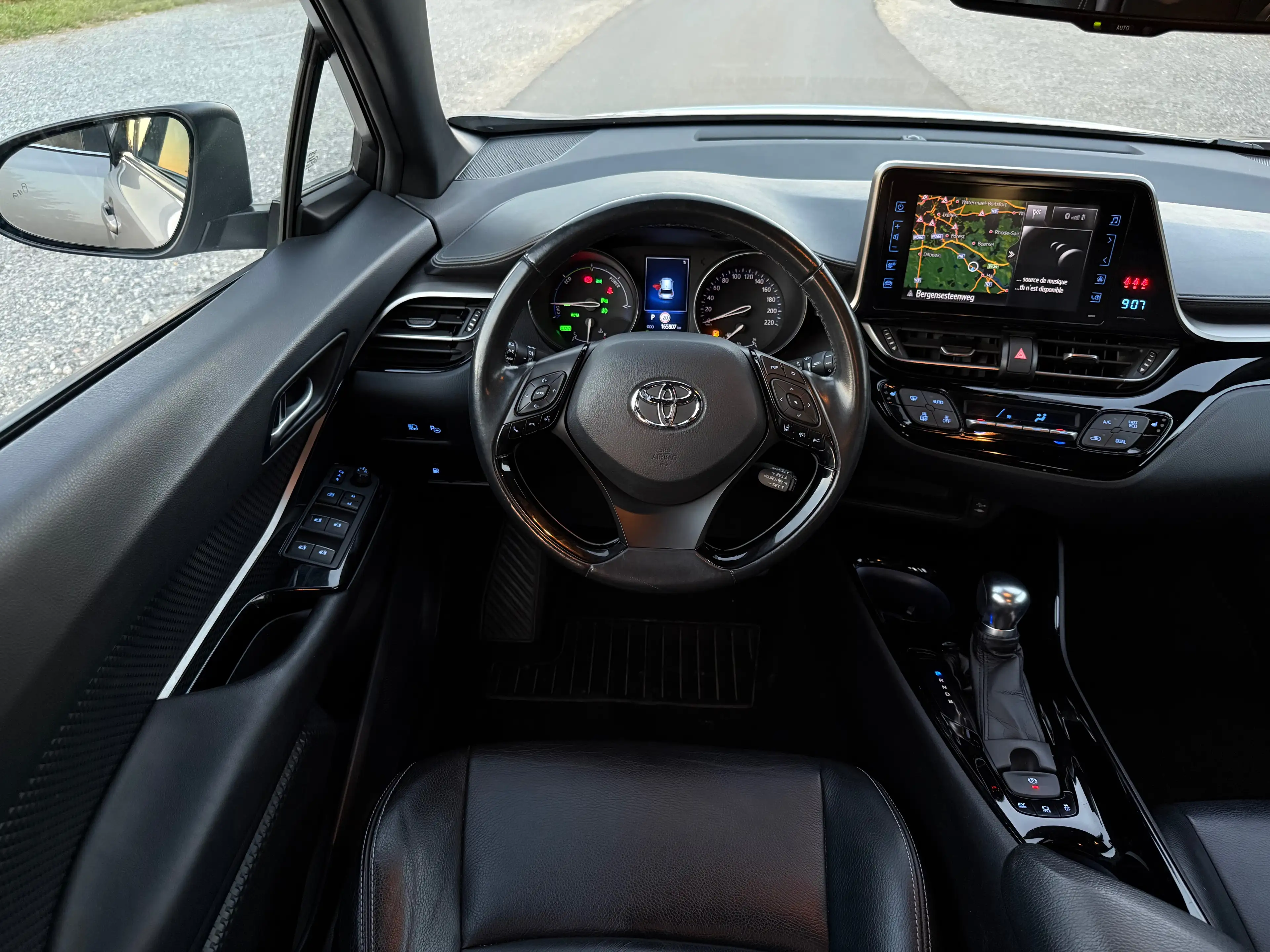 Toyota C-HR C-HR Hybrid 1.8i VVT-i C-Hic E-CVT(EU6.2) — photo 9