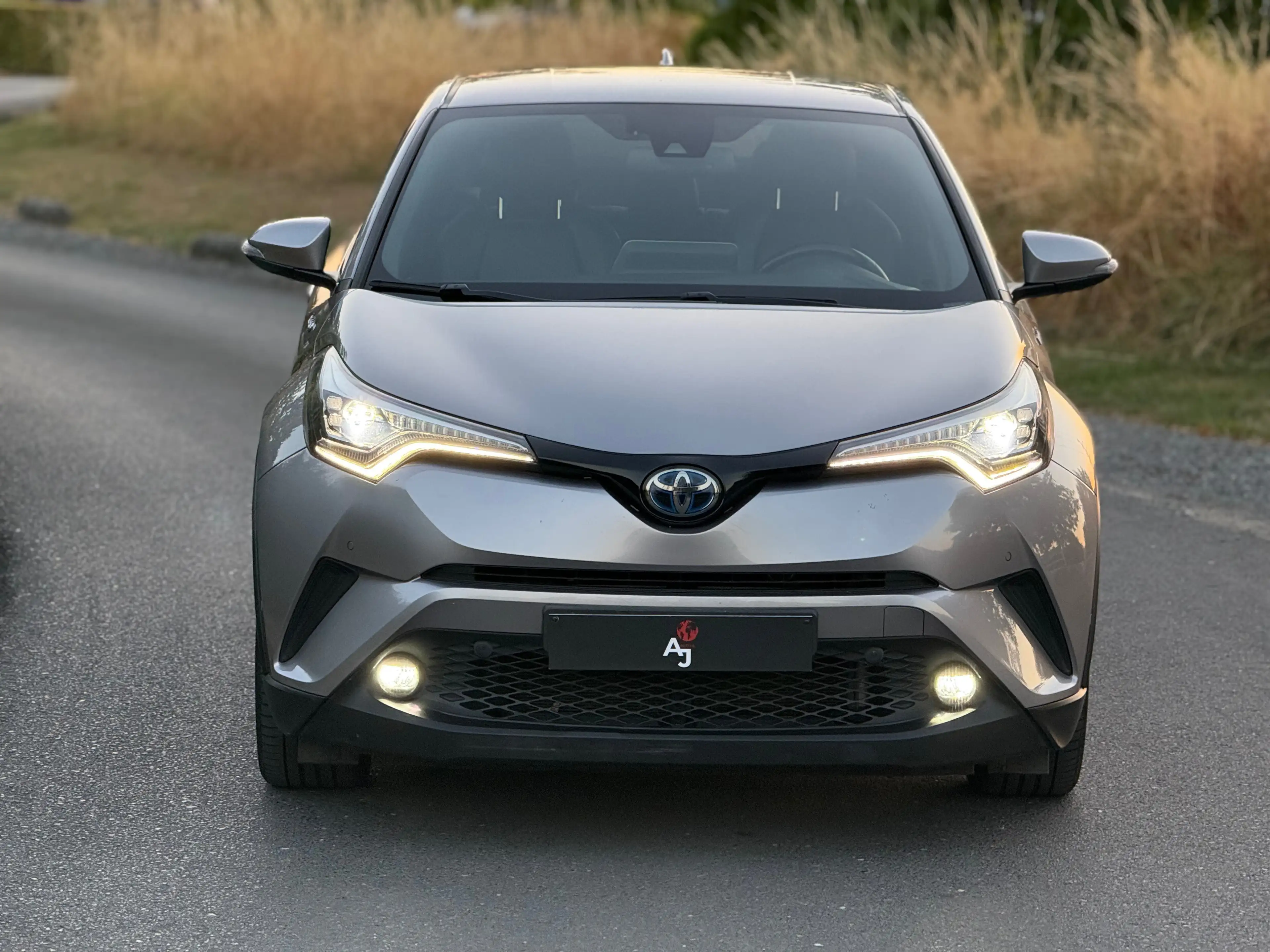 Toyota C-HR C-HR Hybrid 1.8i VVT-i C-Hic E-CVT(EU6.2) — photo 3