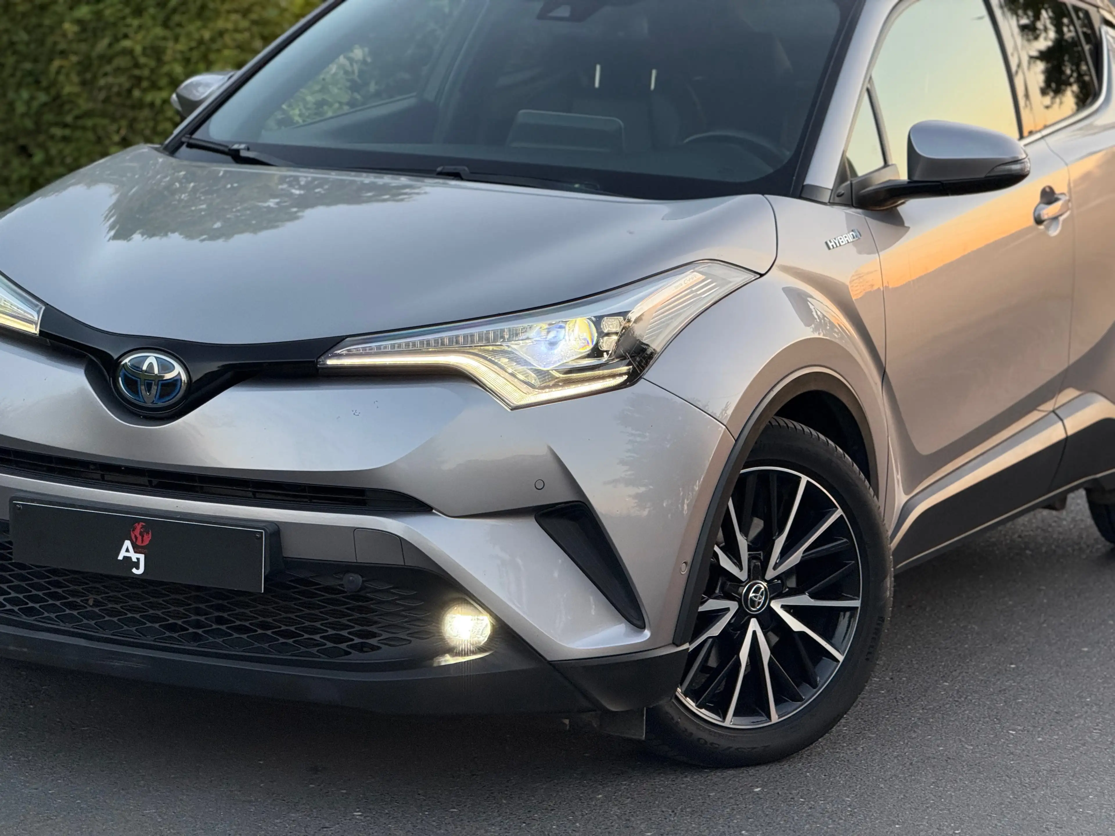 Toyota C-HR C-HR Hybrid 1.8i VVT-i C-Hic E-CVT(EU6.2) — photo 5